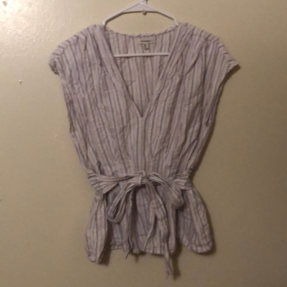 Low neck blouse